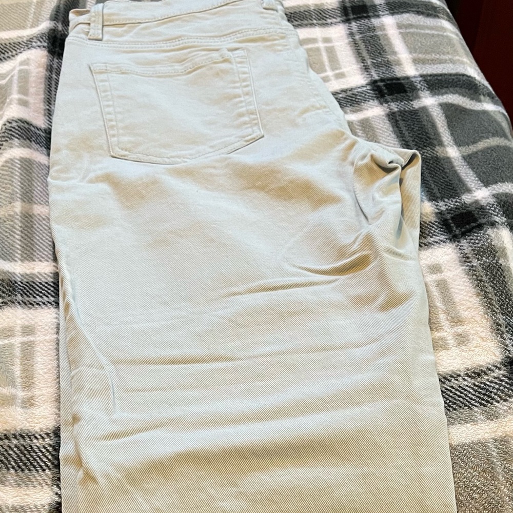 Woman’s size 10 light blue jeans